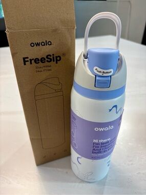 32 oz LTO Light Blue Bows Owala FreeSip